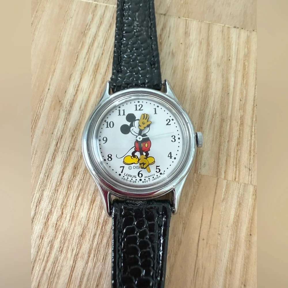 Lorus Disney Mickey Mouse moving arms classic watch NEW BATTERY